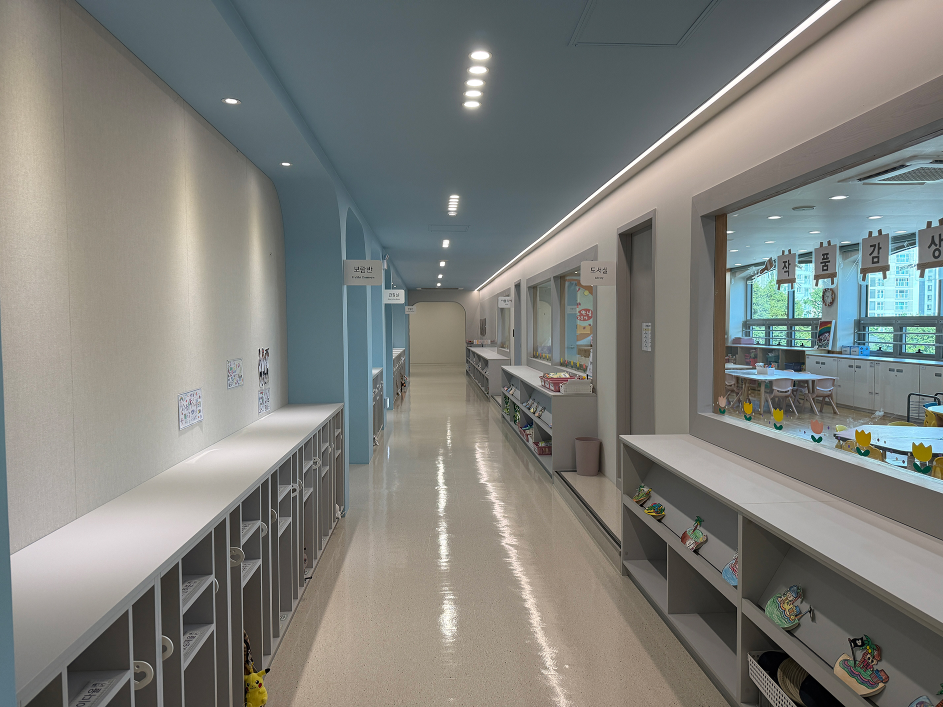 유치원 복도.jpg